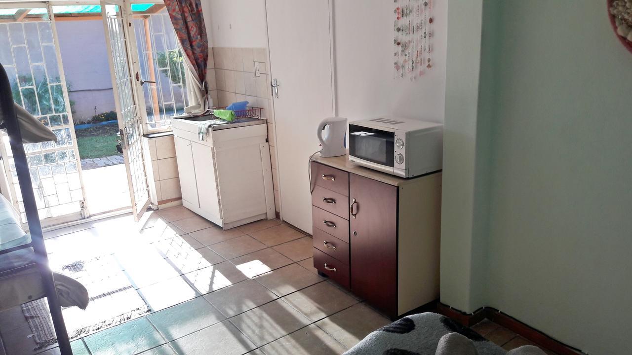 Akwela Guest Farm Hotel Bloemfontein Eksteriør billede